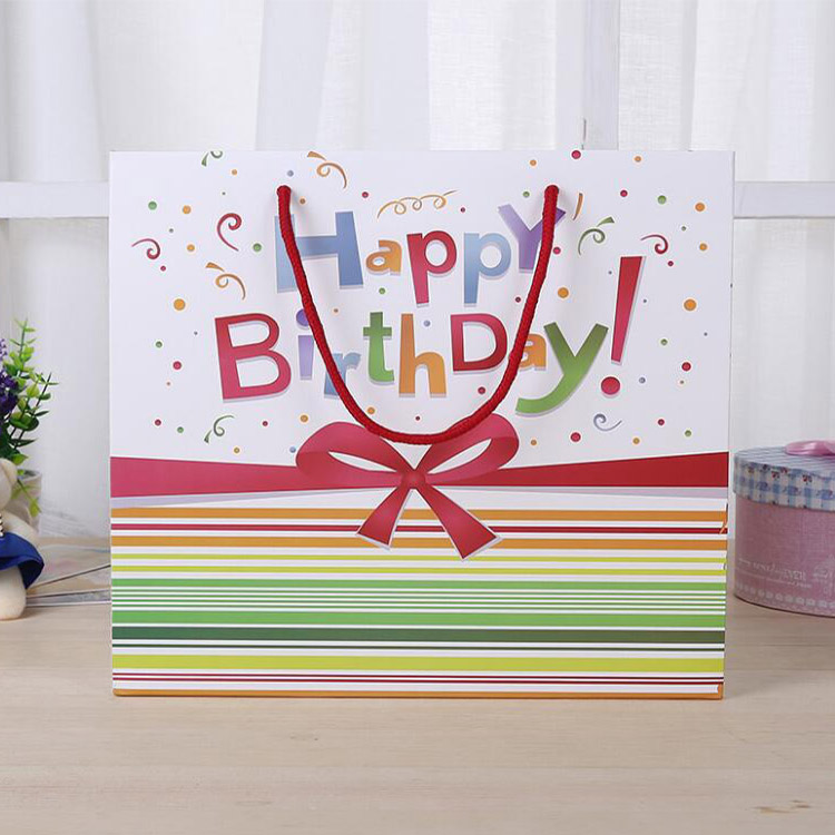 ถุงของขวัญกระดาษสามารถยกระดับแบรนด์และประสบการณ์การให้ของขวัญของคุณได้อย่างไร