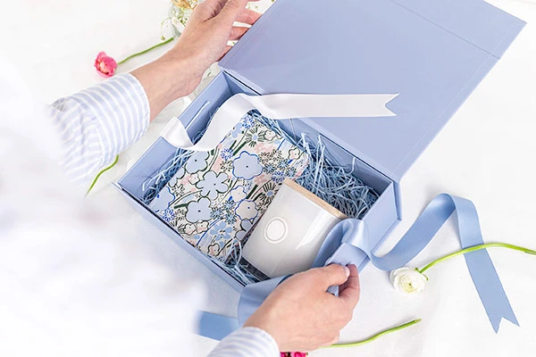 Luxury Rigid Magnetic Closure Gift Box With Dual Ribbons Luxury Rigid Magnetic Closure Gift Box With Dual Ribbons