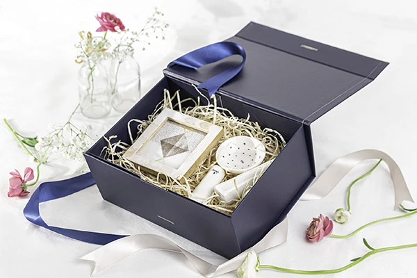 Luxury Rigid Magnetic Closure Gift Box With Dual Ribbons Luxury Rigid Magnetic Closure Gift Box With Dual Ribbons